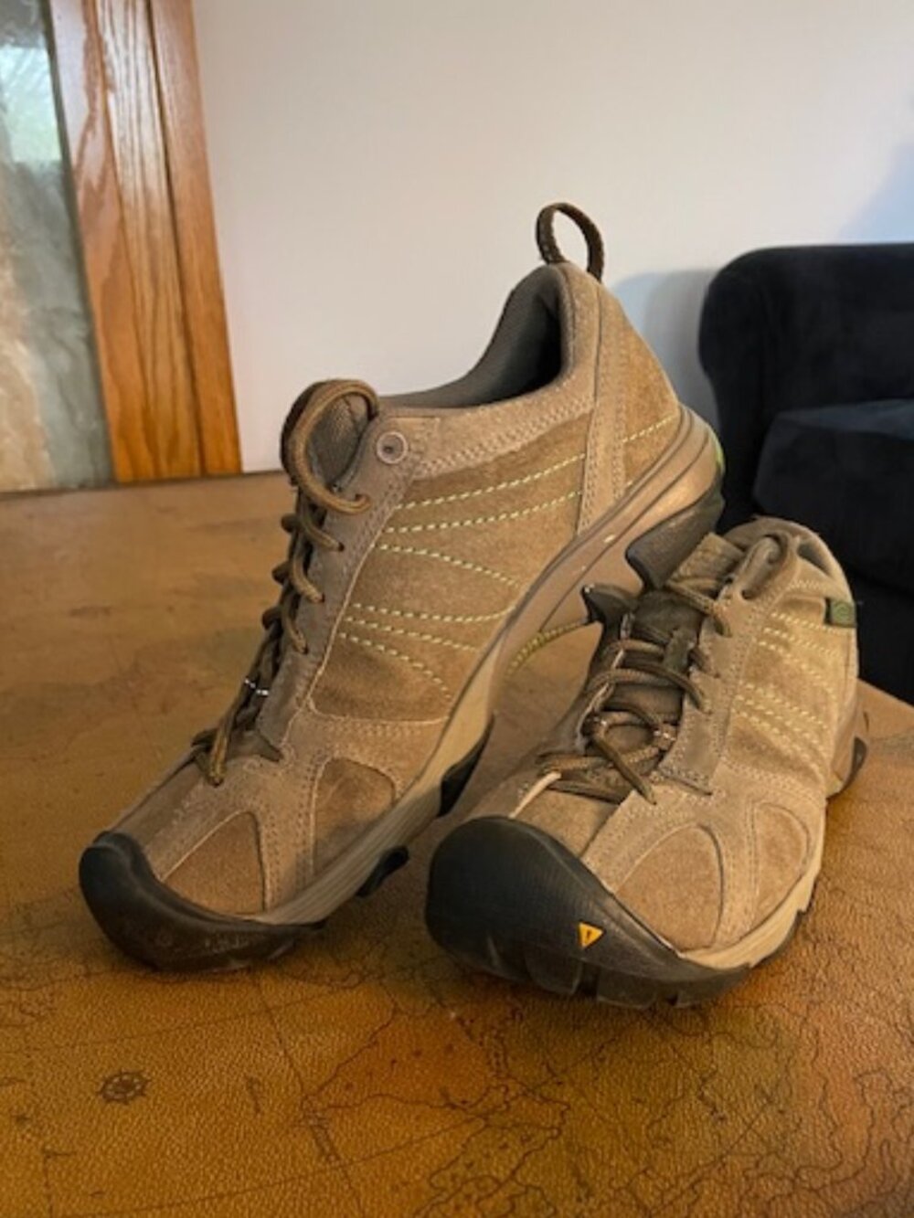 Keen Women's size 8 Hiking Shoes